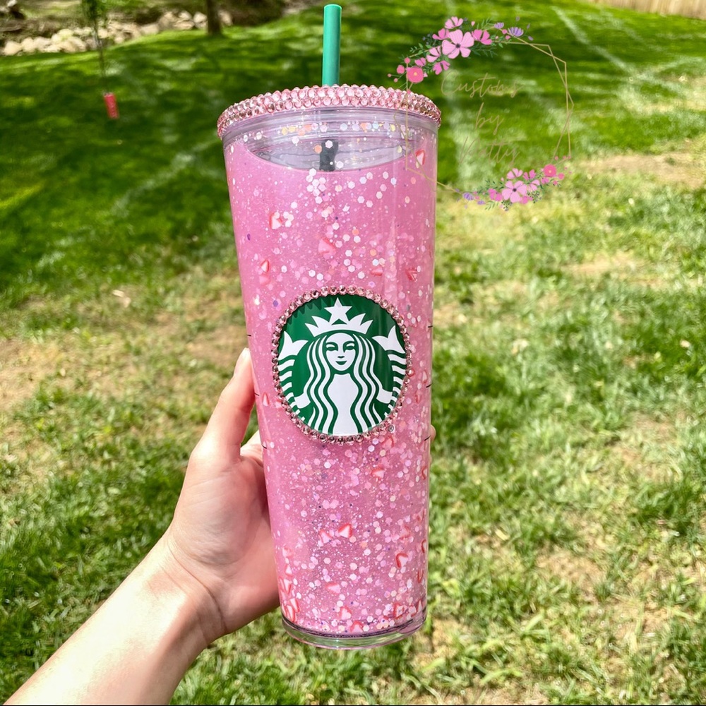 Starbucks pink drink🍓